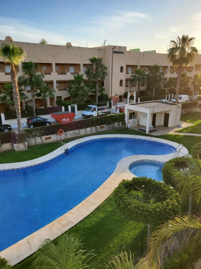¡Apartamento en primera línea con terraza y cerca de la piscina comunitaria! Vera Exterior foto